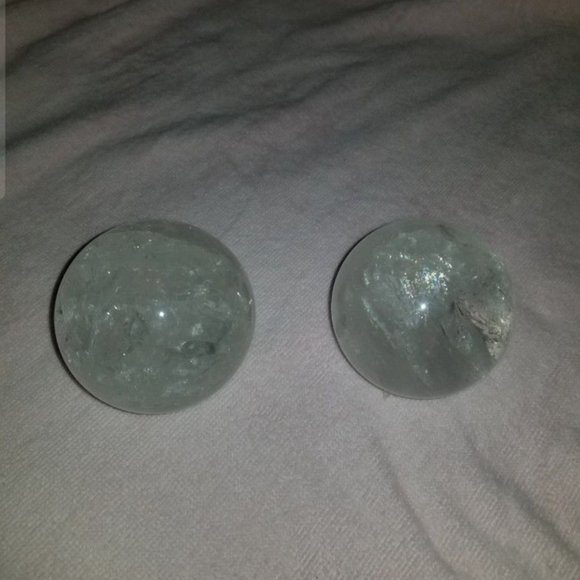 Quartz crystal balls - Picture 1 of 2
